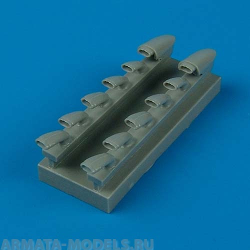 QB32076  Junkers Ju 87D-1/D-3 Early Exhaust 1/32