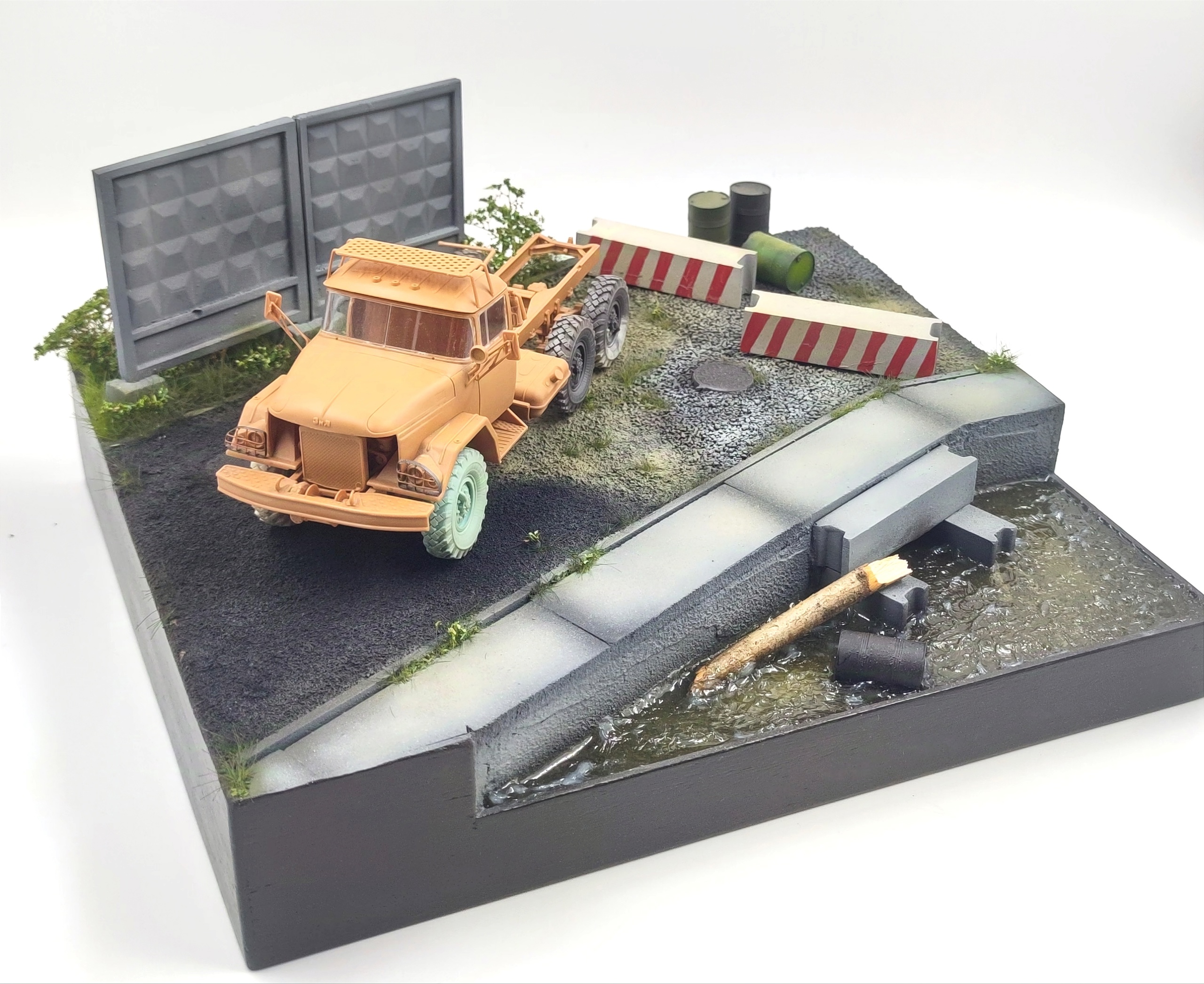 HE-35130 Подставка заброшенная дорога в часть Размер 35*30см