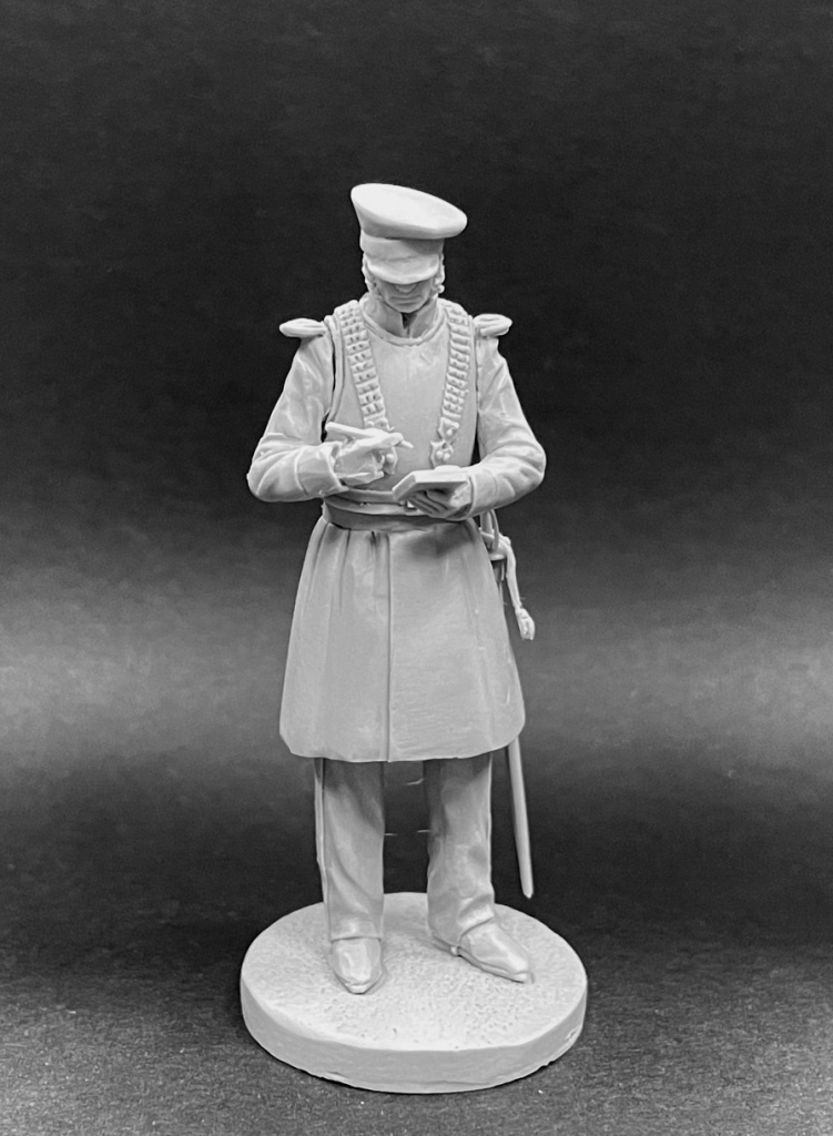 CHM-54331(M). Обер-офицер Лейб-Гвардии саперного батальона в кирасе для саперных работ, Россия 1815-16 гг. 54 мм. Материал - белый металл. Chronos Miniatures