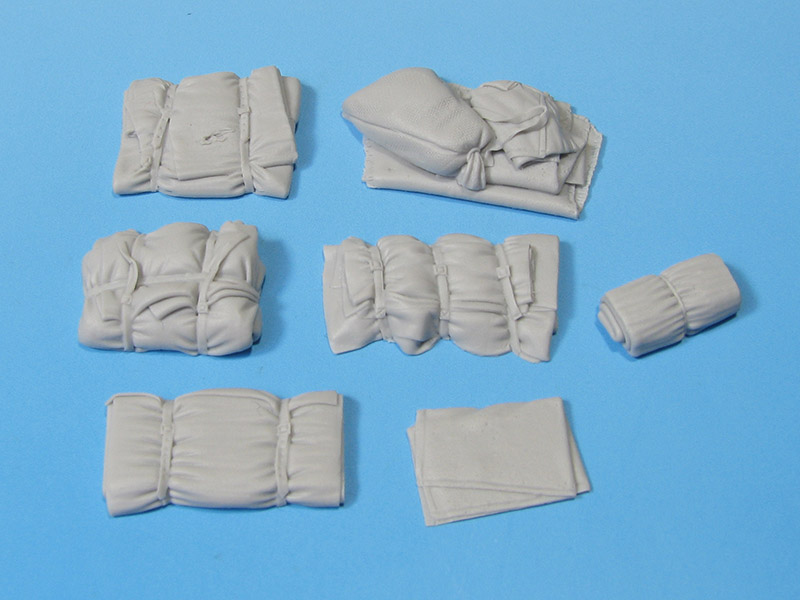E-030 Дополнения для моделей Universal Tent & Tarp Set #3(any country, any era) in 1/35 scale, set contains 7 elements made in resin.