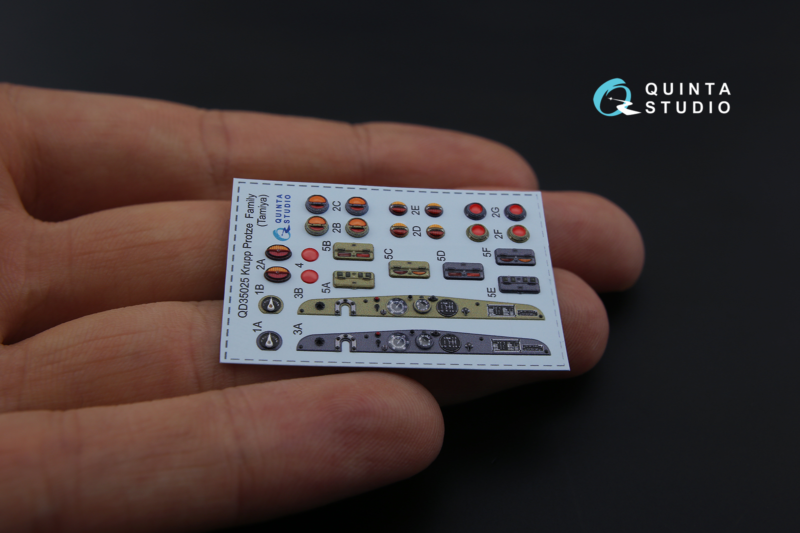 QD35025 3D Декаль интерьера кабины для Krupp Protze (для модели Tamiya)