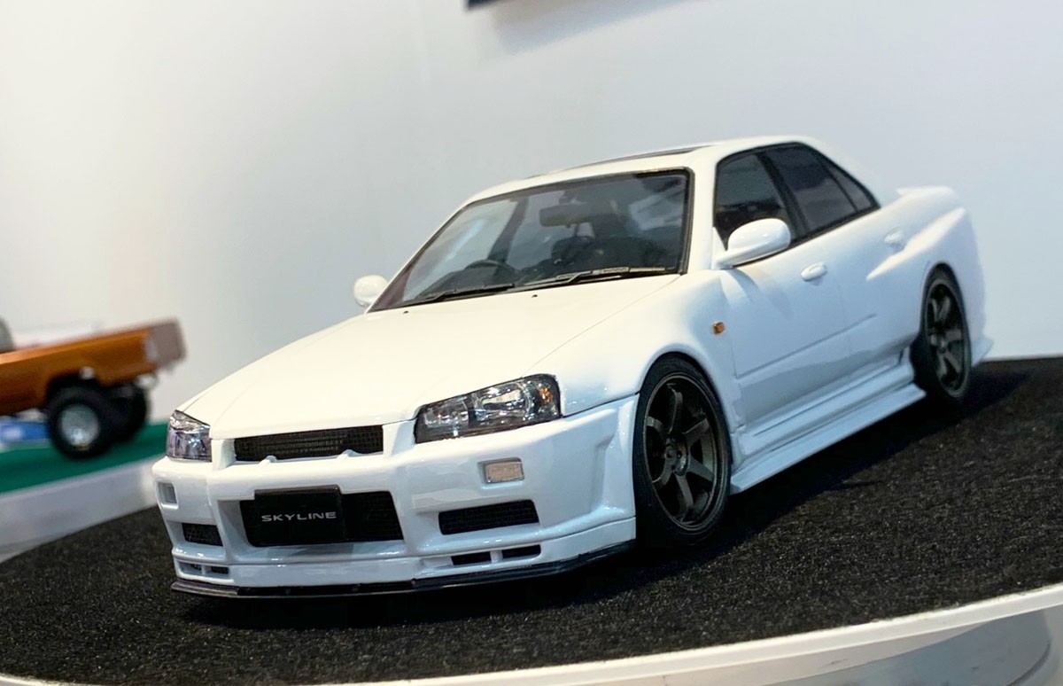 05534 Nissan Skyline ER34 Uras Type-R '01 Aoshima