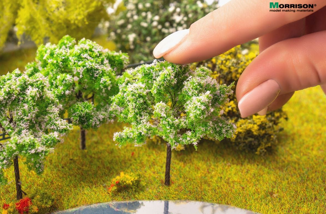 011dcv004 Сиреневое цветущее дерево для макета. Высота 5 см.