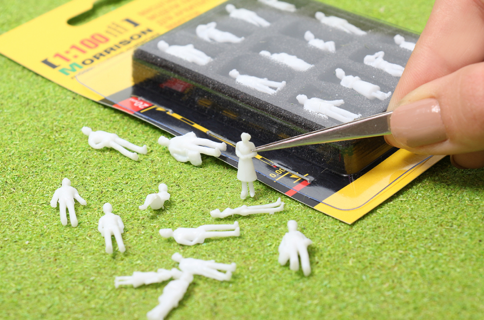 010LBK005 Фигурки людей для макетов М:100 (Набор 12 шт.)