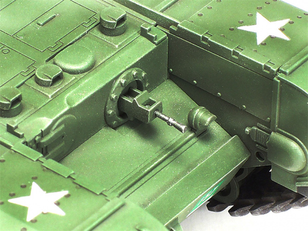 32594 1/48 английский танк BRITISH TANK CHURCHILL MK.VII Crocodile, с фигурой командира. Tamiya