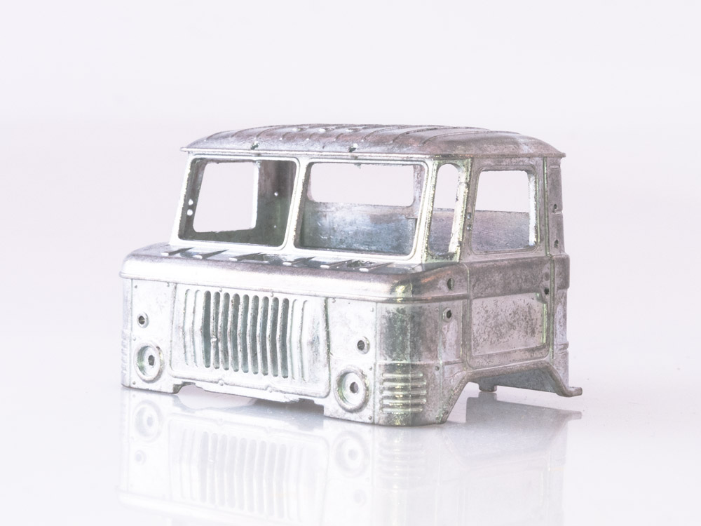 1381AVD Сборная модель Командно-штабная машина КШМ Р-142 (66)	 AVD Models