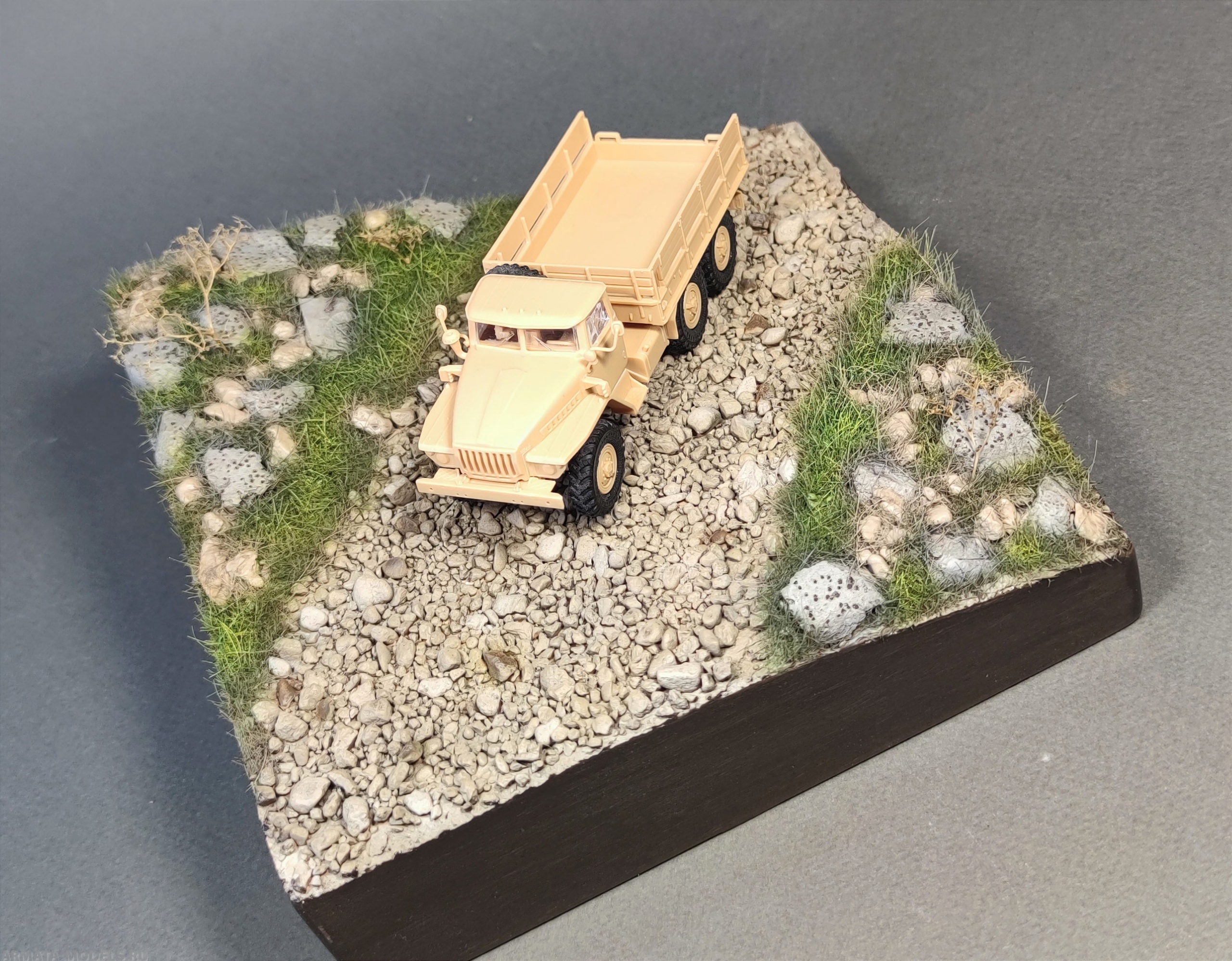 AM7339 Подставка авторская премиум уровня quot;Полигонquot; 16х16см