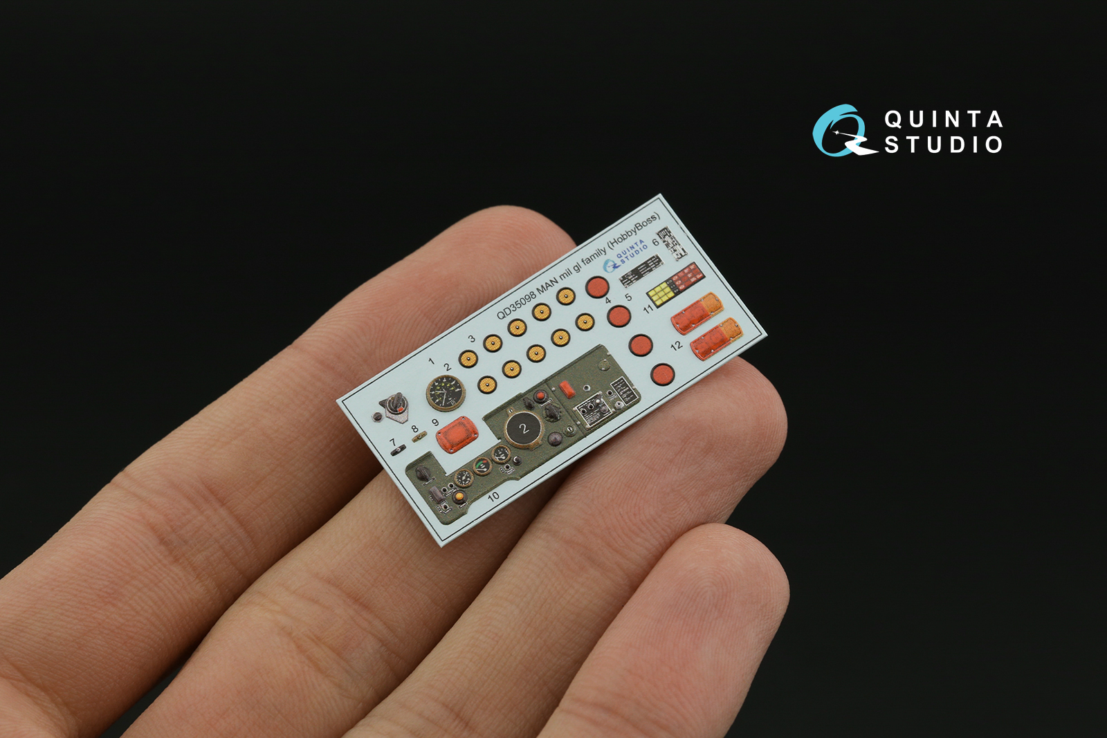 QD35098 3D Декаль интерьера кабины для семейства MAN mil gl (HobbyBoss)