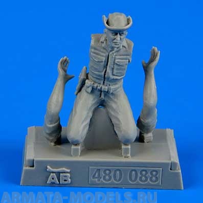 480088AERO  Фигура USAF Maintenance Crew - Farm Gate Operation Vietnam War 1965-1973 1/48 AEROBONUS