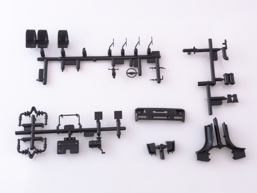 7056AVD Сборная модель КАМАЗ-65225 с полуприцепом ЧМЗАП-5247Г AVD Models