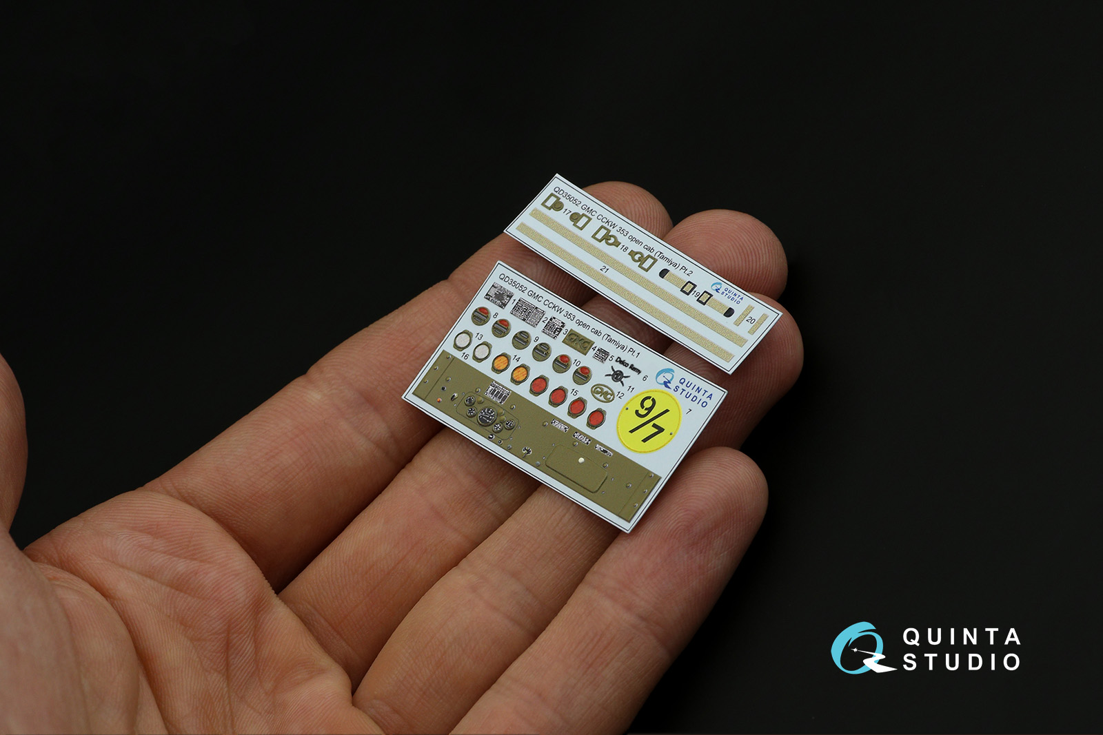 QD35052 3D Декаль интерьера кабины GMC CCKW 353 (open cab) (Tamiya)