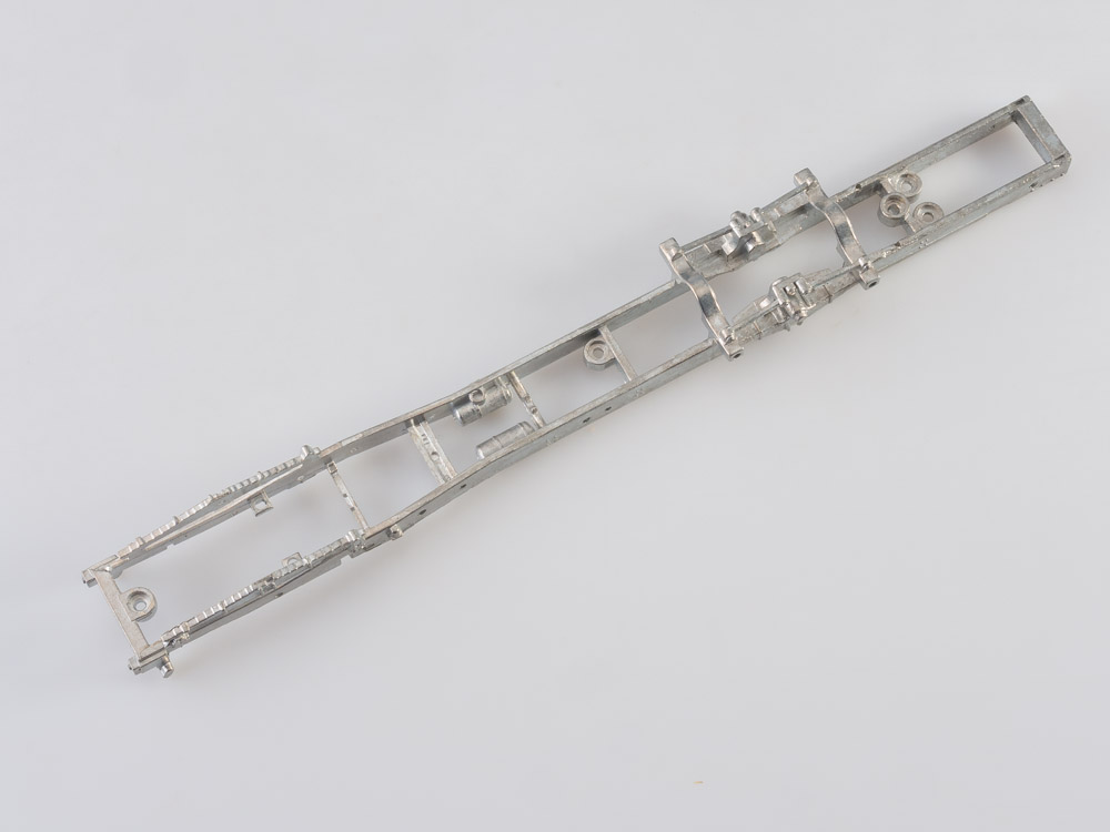 1170KIT Сборная модель МАЗ-6303 бортовой с тентом AVD Models