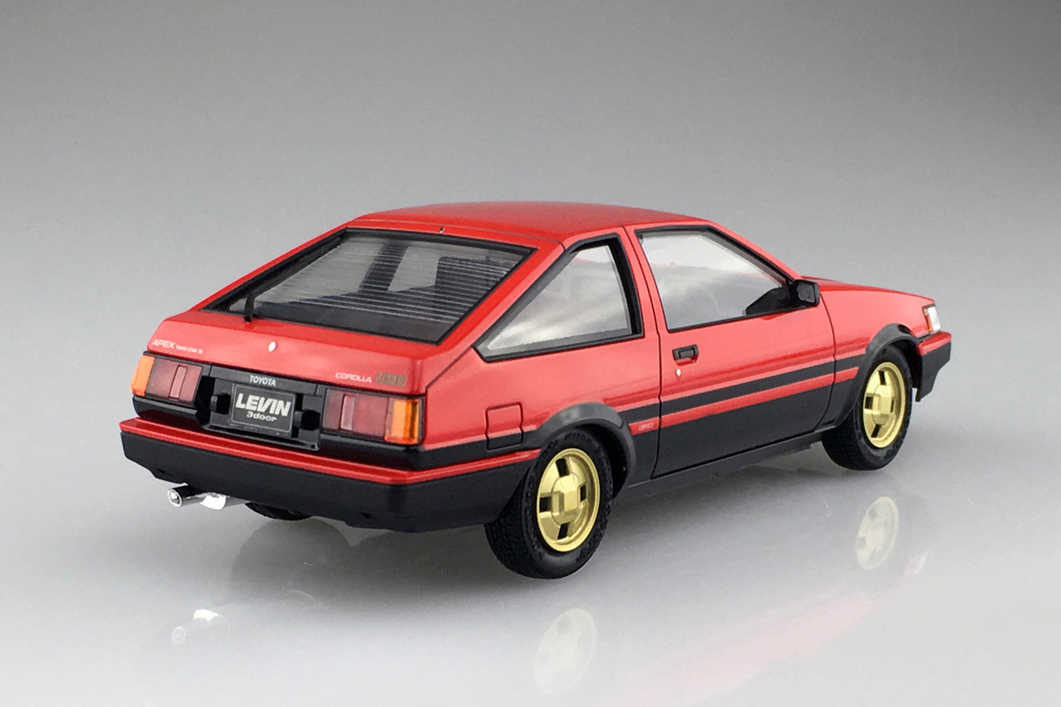 05496 Toyota AE86 Levin '83 Red/Black Aoshima