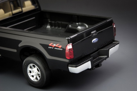 CS-001 Ford F-350 Super Duty Crew Cab Meng