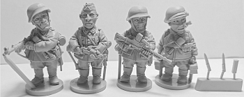 CHM-50.20. Шаржевая миниатюра. WW2: Германская Армия (Вермахт №1). В комплекте 4 фигуры. 50 мм. Материал - смола.