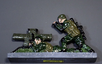 21-007 окрашеная фигура Взвод Моторолы в бою