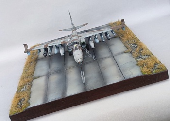 HE-48012 Подставка Полоса взлёта